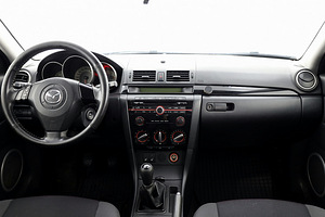 Mazda 3 Elegance Facelift 1.6 77kW (5 фото из 7)