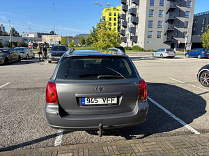 Toyota Avensis (5 фото из 9)