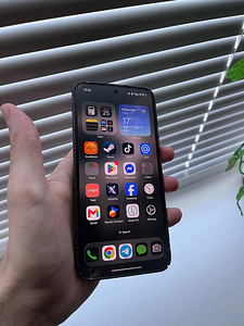 Xiaomi 13 8/256GB (1 foto / 10)