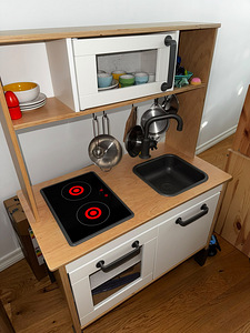 Детская игровая кухня IKEA + аксессуары (4 фото из 4)