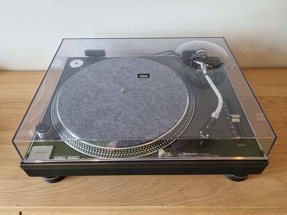 Legendaarne vinüülplaadimängija Technics SL-1210 MK2