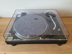 Legendaarne vinüülplaadimängija Technics SL-1210 MK2 (1 foto / 10)