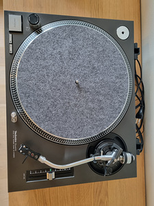 Legendaarne vinüülplaadimängija Technics SL-1210 MK2 (3 foto / 10)