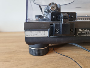 Legendaarne vinüülplaadimängija Technics SL-1210 MK2 (8 foto / 10)
