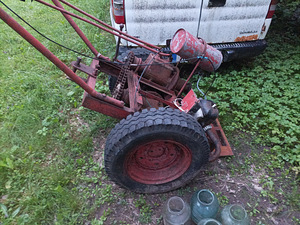 Omaehitatud aiatraktor motorolleri mootoriga (2 foto / 4)
