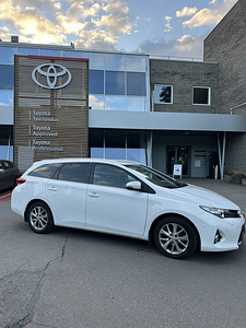 Toyota Auris 1.6 Valvematic Luxury (1 фото из 5)