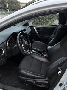 Toyota Auris 1.6 Valvematic Luxury (5 фото из 5)