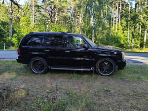 Cadillac Escalade 6.0 V8 (Bens+Gaas) (3 фото из 13)