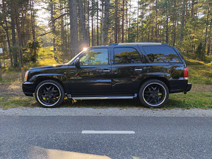 Cadillac Escalade 6.0 V8 (Bens+Gaas) (4 фото из 13)