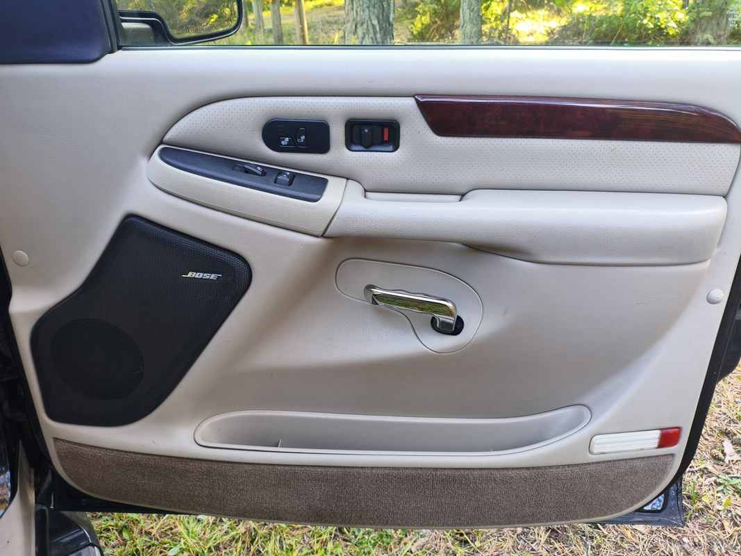 Cadillac Escalade 6.0 V8 (Bens+Gaas)