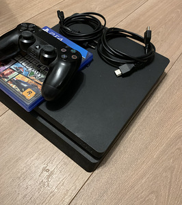 PS4 slim (2 фото из 7)