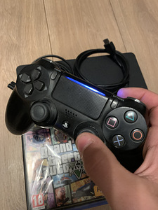 PS4 slim (3 фото из 7)