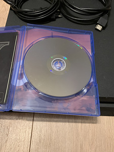 PS4 slim (4 фото из 7)