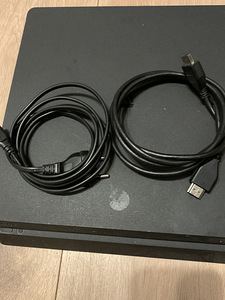 PS4 slim (5 фото из 7)