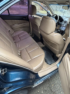 Mitsubishi Galant (6 фото из 11)
