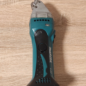 Makita metallikäärid DJS161 plekilõikur. Ножницы по металлу