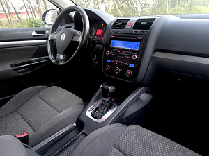 Volkswagen Golf (6 фото из 14)