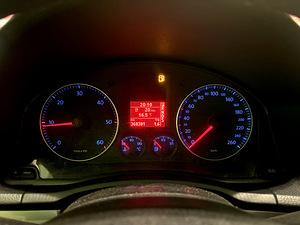 Volkswagen Golf (9 фото из 14)