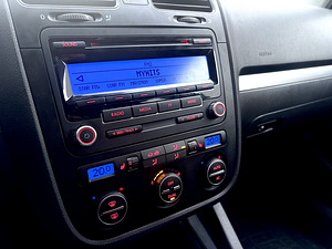 Volkswagen Golf (10 фото из 14)