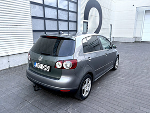 Volkswagen Golf Plus (4 фото из 15)