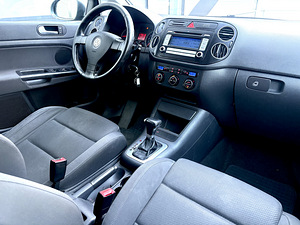 Volkswagen Golf Plus (8 фото из 15)