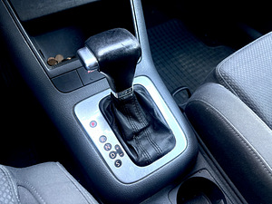 Volkswagen Golf Plus (10 фото из 15)