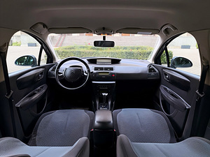 CITROEN C4 / АВТОМАТ / БЕЗ АВАРИЙ / ТО 07.2027 (10 фото из 15)