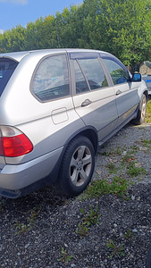 BMW X5 (2 foto / 6)