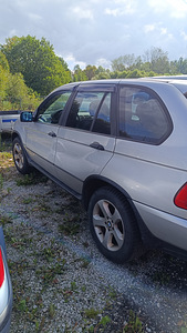 BMW X5 (3 foto / 6)