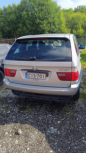 BMW X5 (4 foto / 6)
