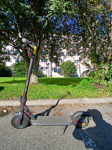 Xiaomi Electric Scooter 4 (2 фото из 7)