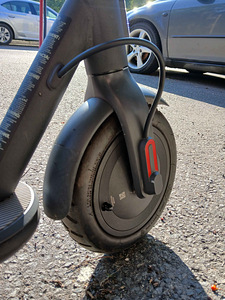 Xiaomi Electric Scooter 4 (6 фото из 7)