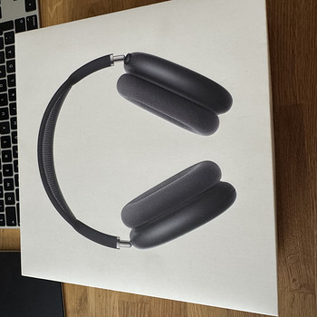 Apple AirPods Max (USB-C) tumehall — karp + Smart Case, väga