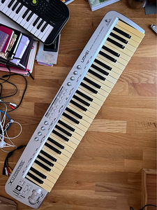 MIDI/USB-клавиатурный контроллер Behringer UMX61 (1 фото из 1)