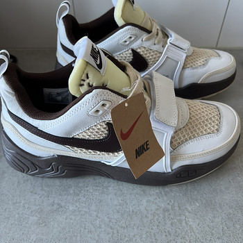 Nike tossud
