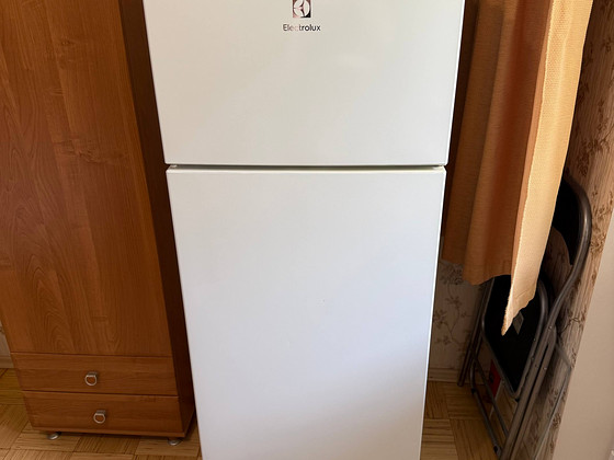 ПРОДАМ ХОЛОДИЛЬНИК ELECTROLUX