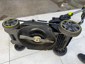Ryobi RY18LMX40B 18V аккумуляторная газонокосилка 40 см (4 фото из 7)