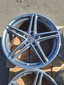 19"/20" оригинальные диски Mercedes-Benz AMG GT 5x112 (2 фото из 5)