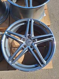 19"/20" оригинальные диски Mercedes-Benz AMG GT 5x112 (5 фото из 5)