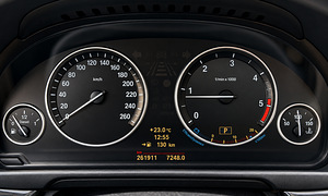 BMW 520D F10 2010 (6 foto / 15)
