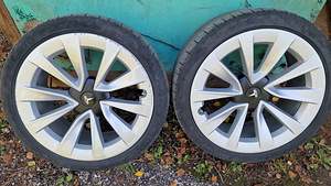 Tesla Model 3 19" veljed (1 foto / 4)