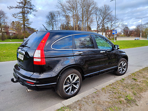 Honda CR-V 2011 2.0 AT (3 foto / 7)