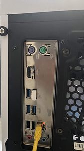 Mänguarvuti (i7-8700K / GTX 1080 / 32GB RAM / vesijahutus) (6 foto / 7)