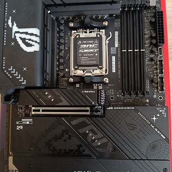 Asus ROG Strix X870-F Gaming WiFi - Emaplaat AM5