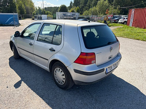 Volkswagen Golf (5 foto / 6)