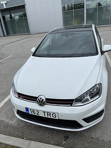 Volkswagen Golf 7 R (1 foto / 15)