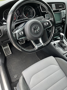 Volkswagen Golf 7 R (8 foto / 15)