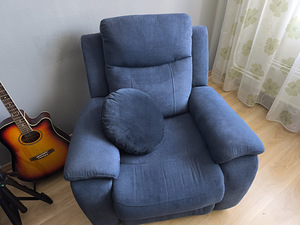 Продам диван и кресло (1 фото из 8)