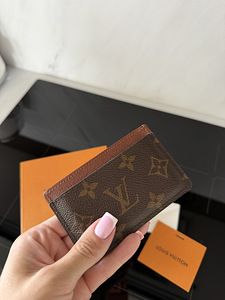 Louis Vuitton (3 фото из 8)