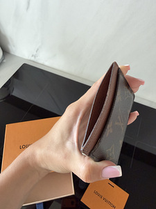 Louis Vuitton (4 фото из 8)